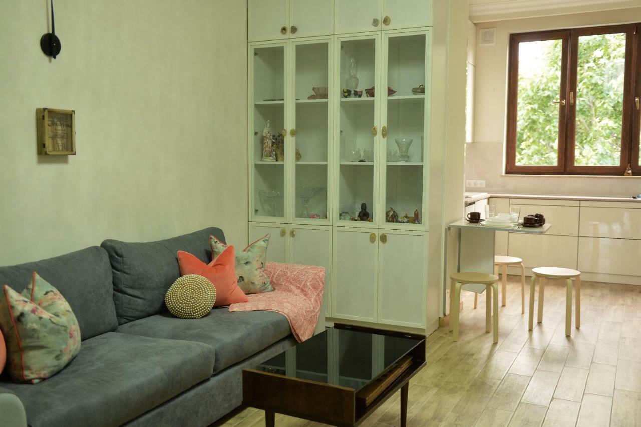 Spacious Modern 2 Bedrooms Apartment In Central Yerevan Exterior foto